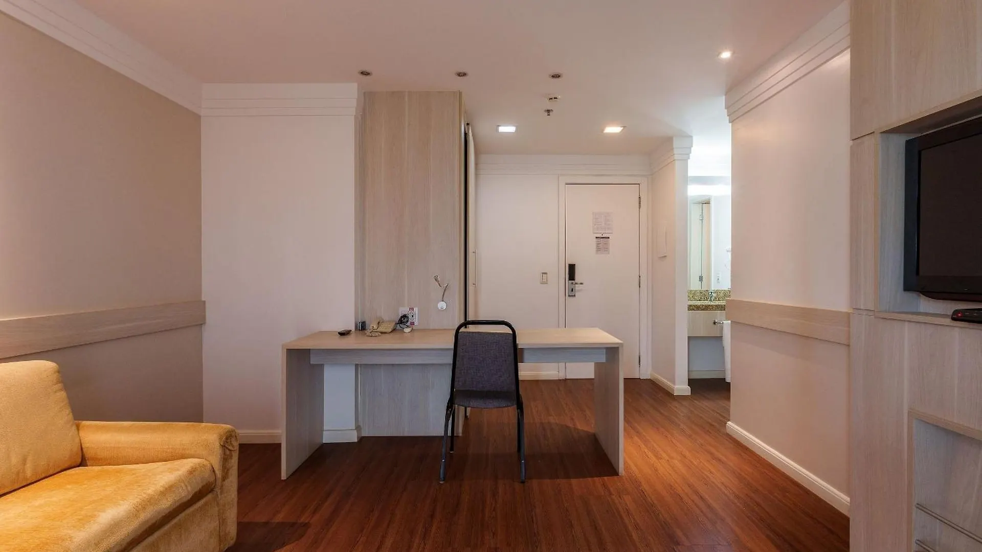 Flat Moderno Hotel Mercure Lider Brasília Brasil